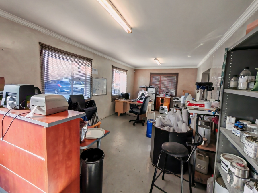 To Let commercial Property for Rent in Broadlands Western Cape